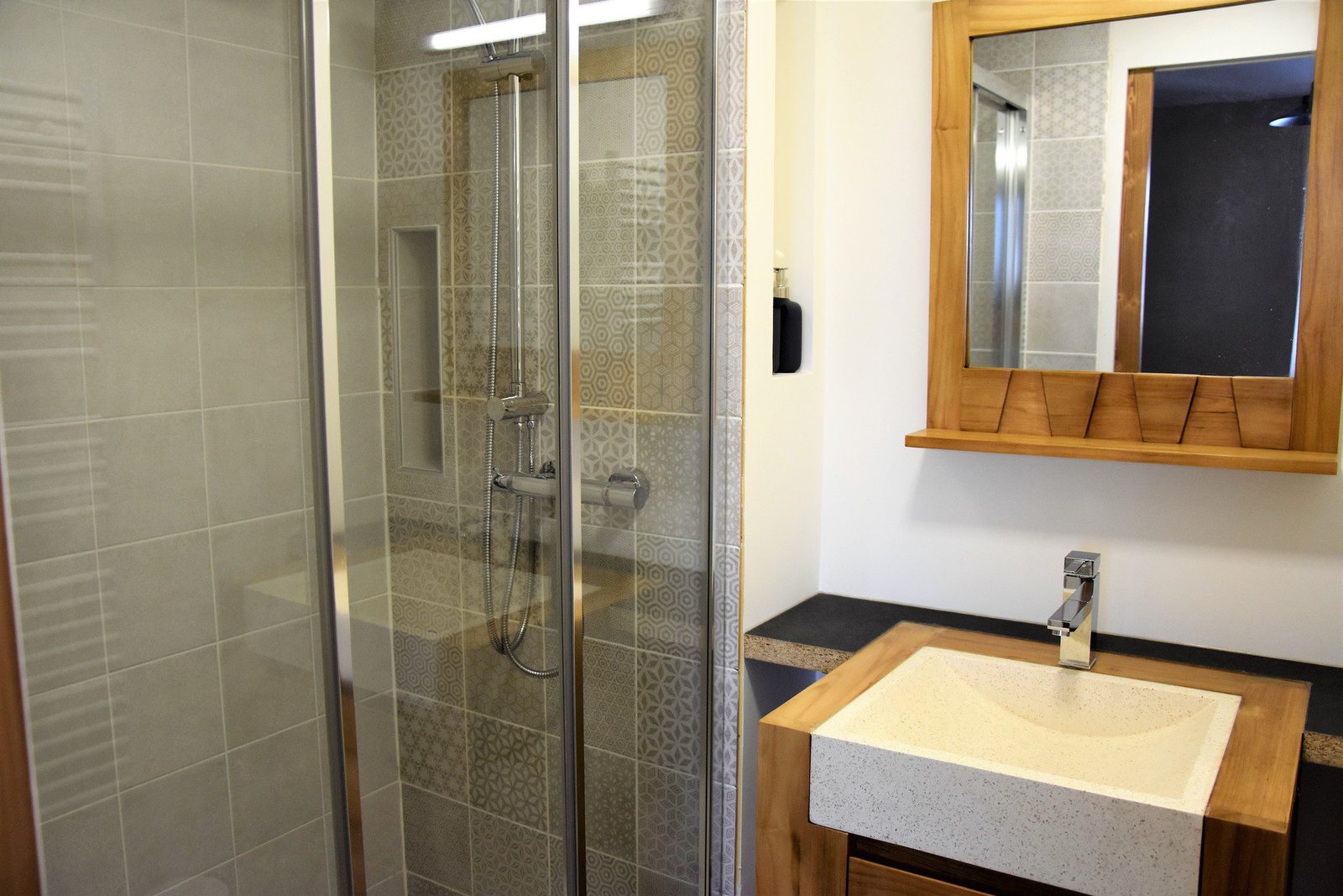 Salle d'eau de l'appartement Bochor
