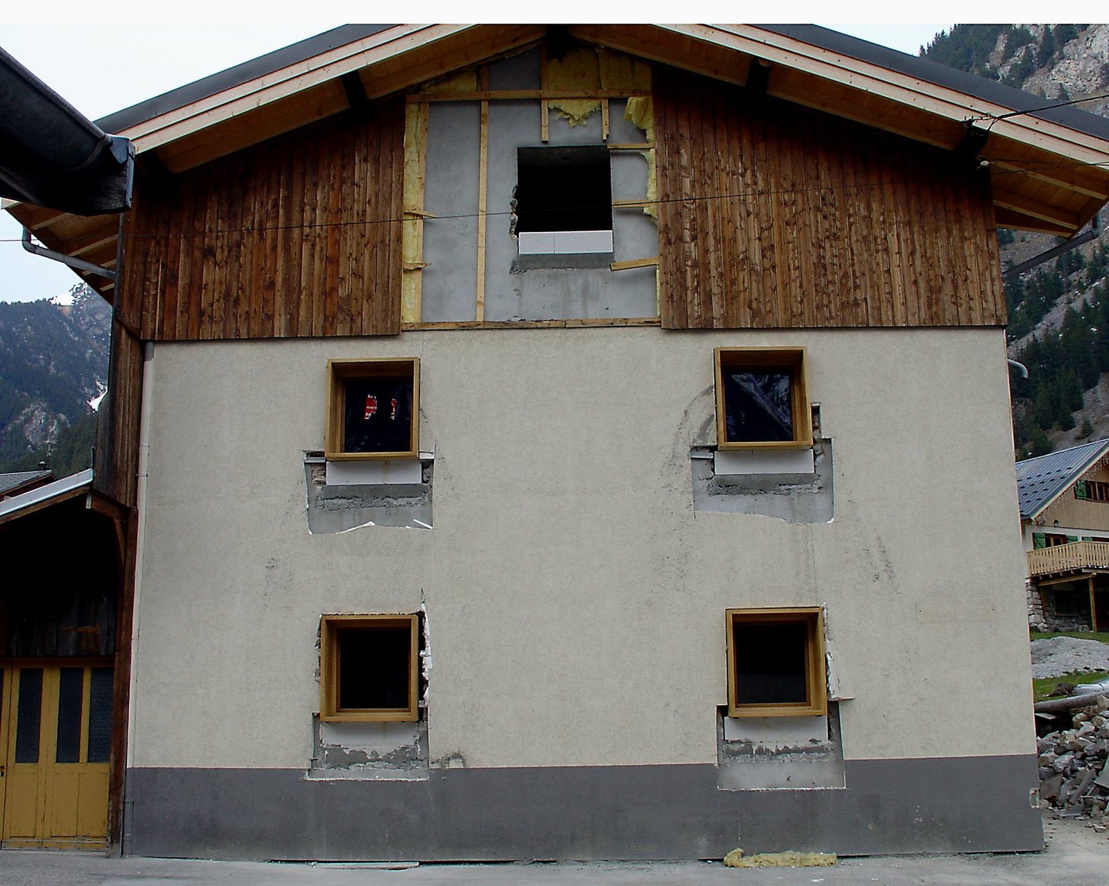 Pose des fenêtres en bois